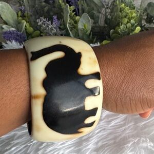 Trunk Up Elephant Design Vintage Elephant Motif Bangle Bracelet